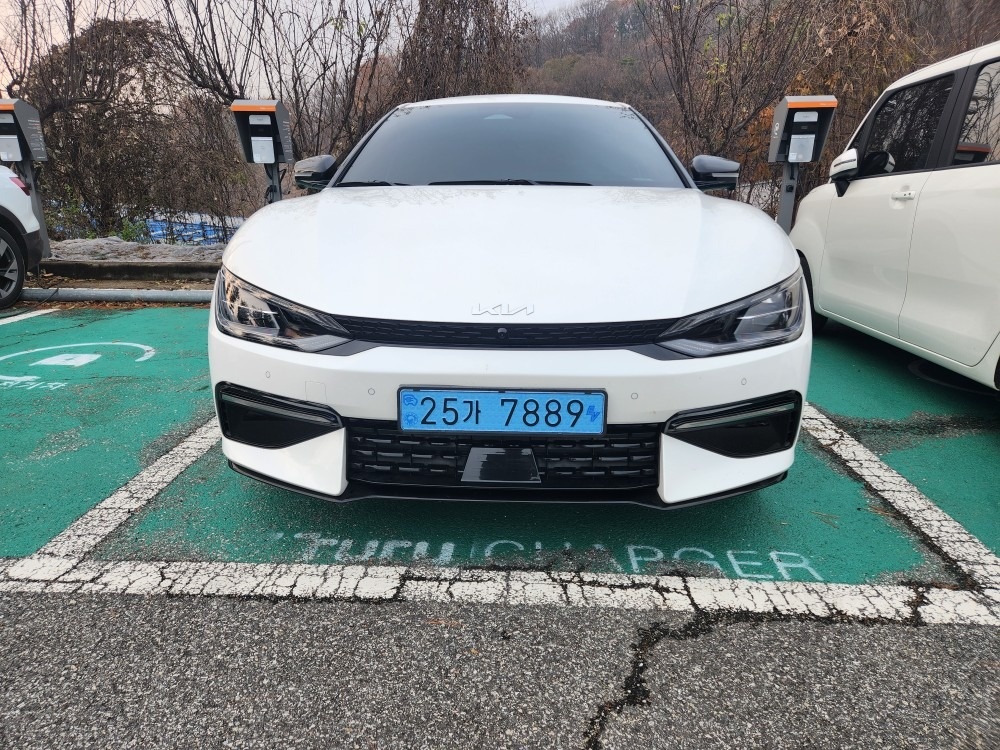 EV6 CV BEV(롱레인지/77.4kWh) RWD GT-Line(434km) 매물 썸네일