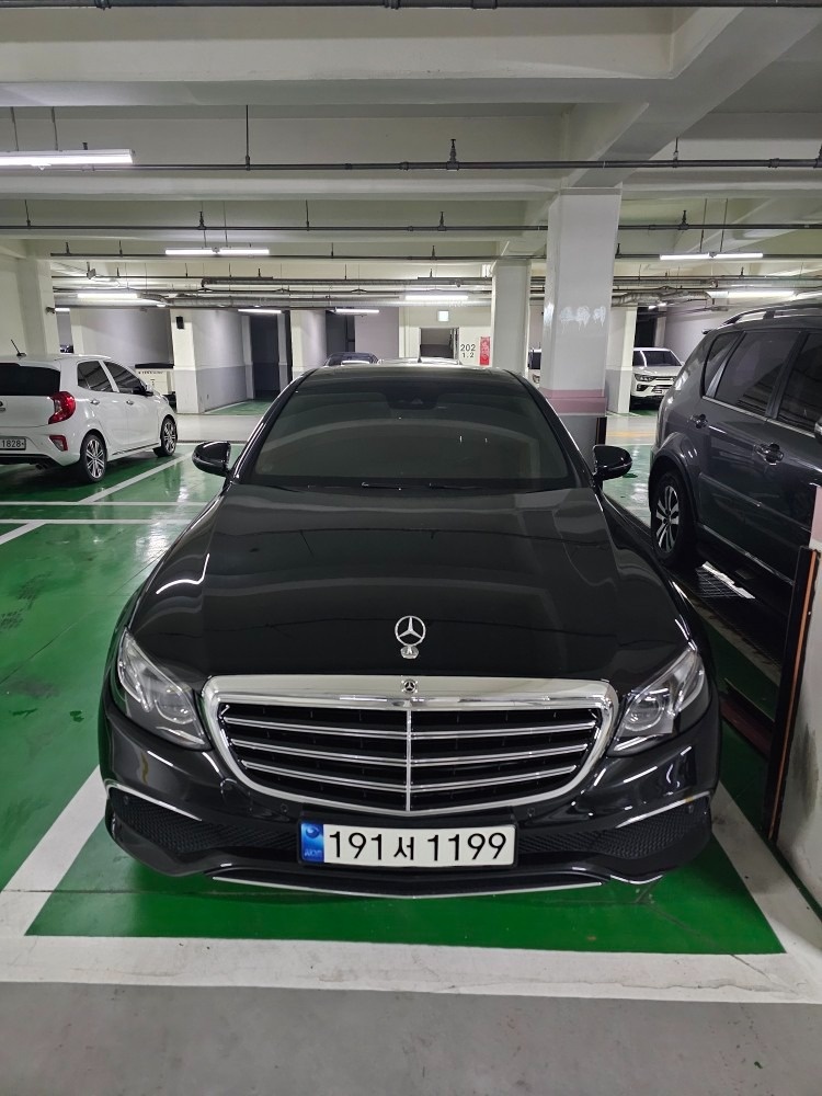 E 클래스 W213 E220 d 4Matic 전기형 (194마력)익스클루시브 매물 썸네일