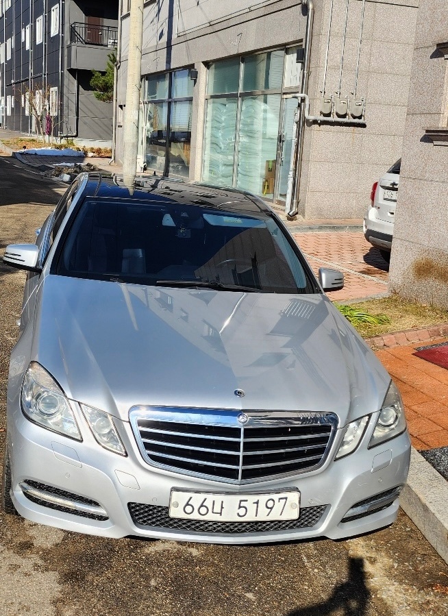 E 클래스 W212 E350 4Matic 후기형 (306마력)아방가르드 매물 썸네일