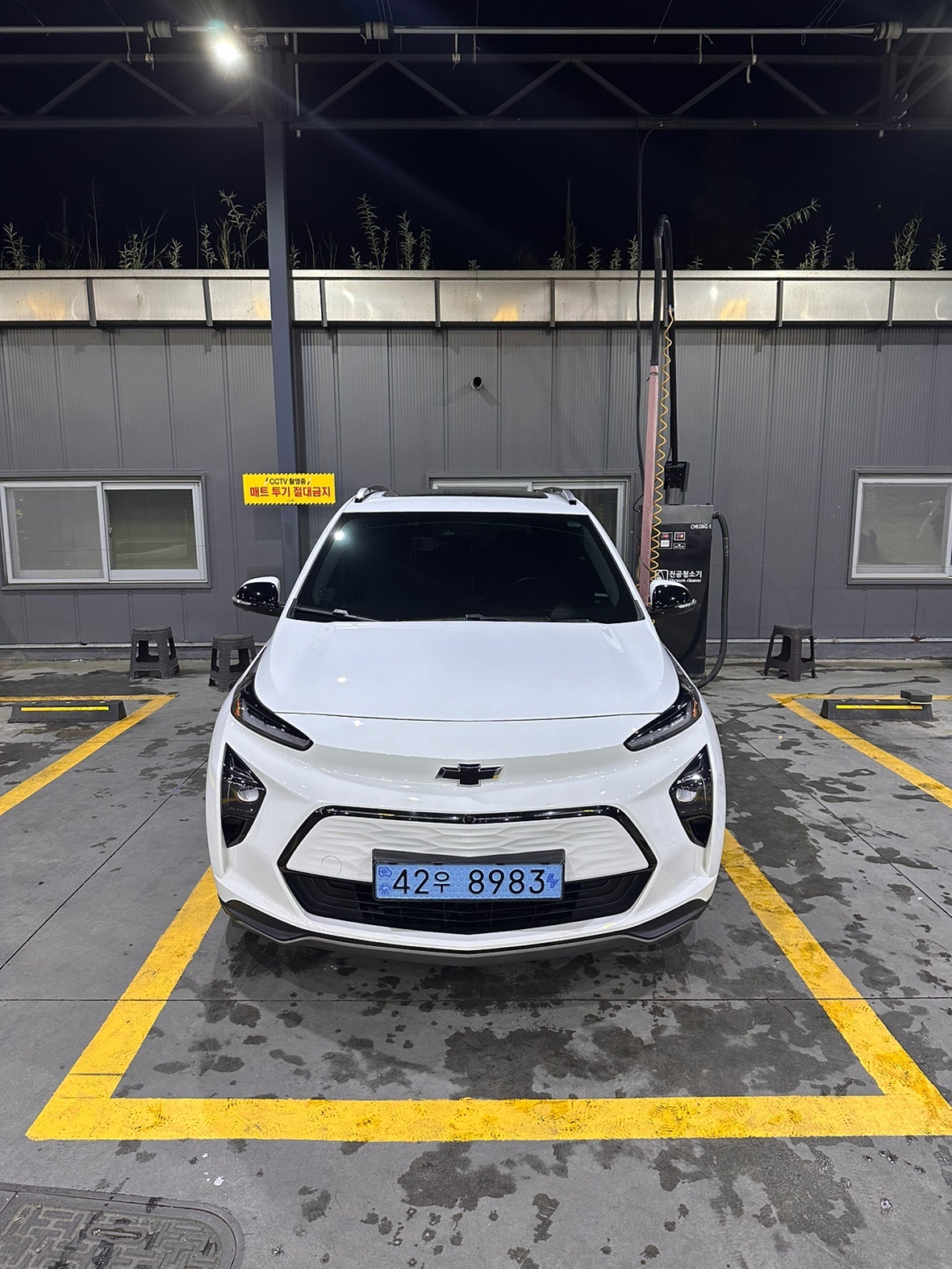 볼트 EUV BEV(66KWh/402km) FWD 프리미어 매물 썸네일