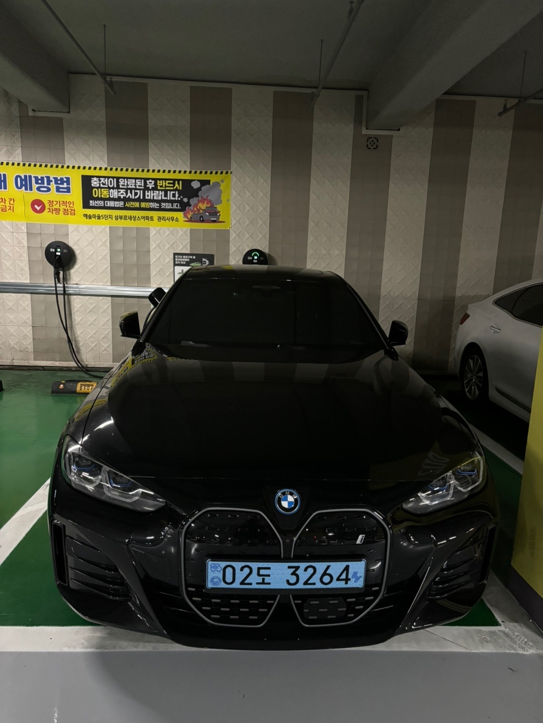 i4 edrive 40 pro 차량입 중고차 직거래 (1)