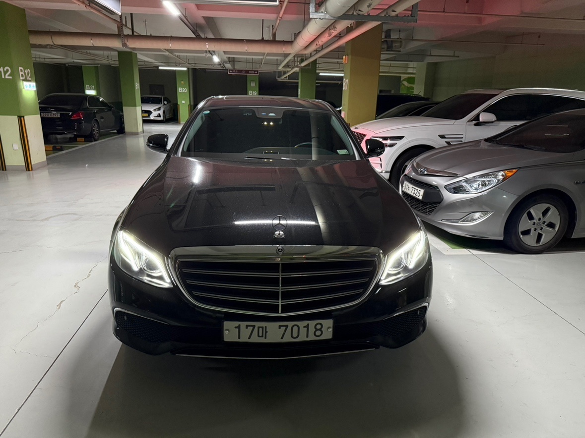 E 클래스 W213 E220 d 4Matic 전기형 (194마력)익스클루시브 매물 썸네일