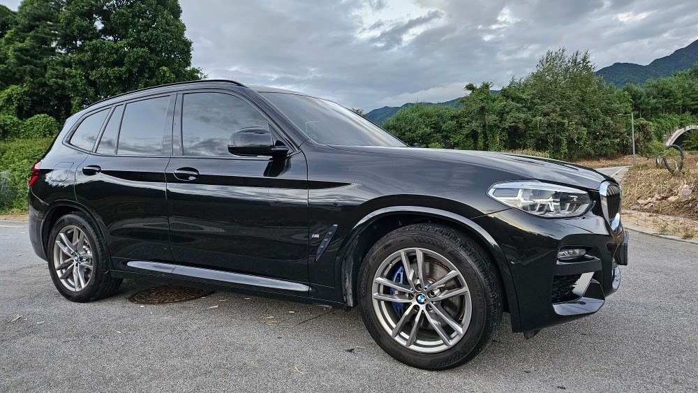 BMW X3 30e  xDrive 
 중고차 직거래 (2)