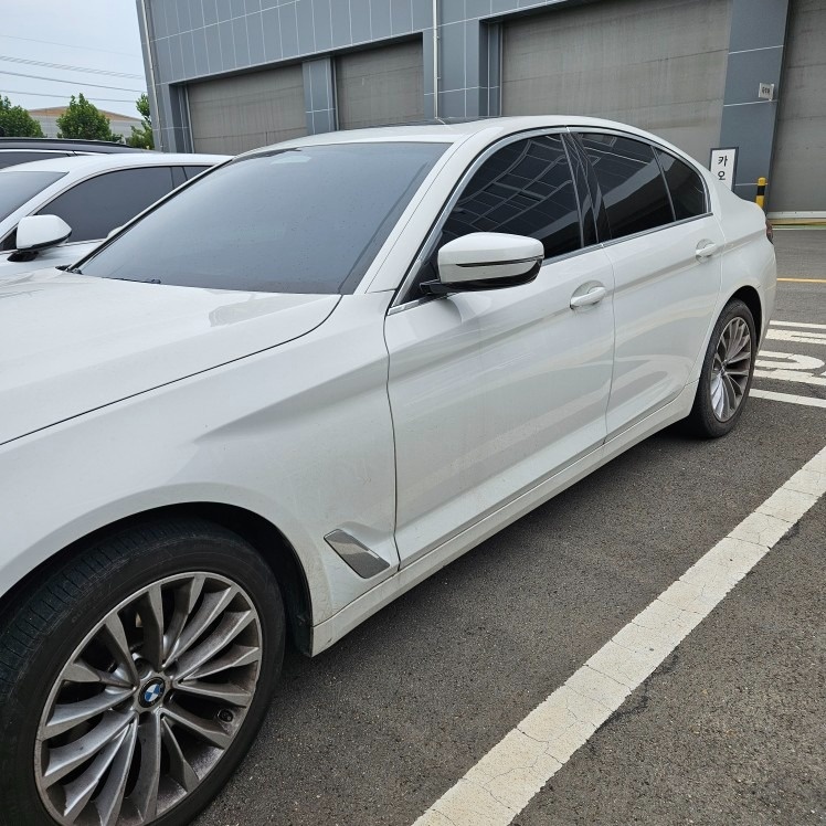 23년형 BMW 523D 입니다
이차 중고차 직거래 (3)