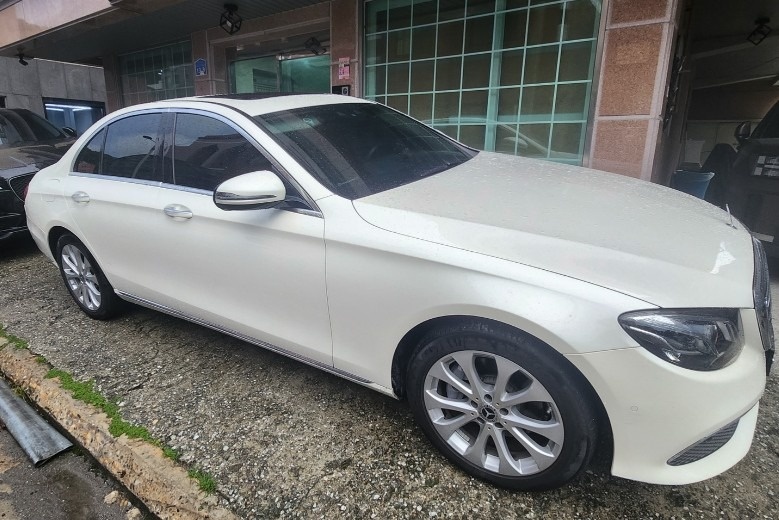 E 클래스 W213 E220 d 전기형 (163마력) 매물 썸네일