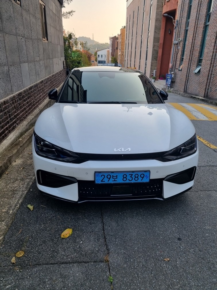 EV6 CV BEV(롱레인지/77.4kWh) AWD GT-Line(403km) 매물 썸네일