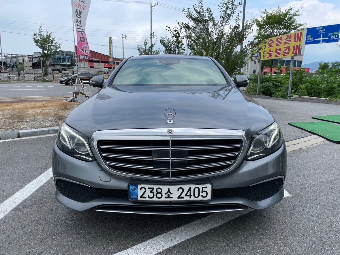 E 클래스 W213 E300 4Matic 전기형 (211마력)익스클루시브 매물 썸네일