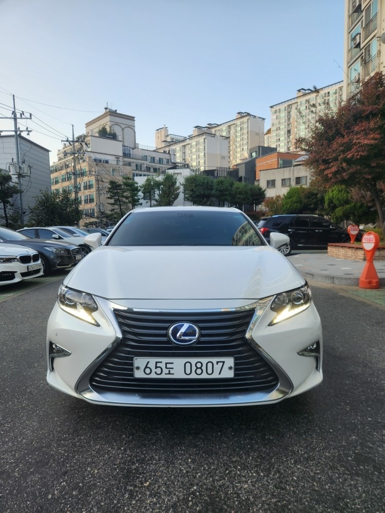 ES XV60 ES 300h 슈프림 매물 썸네일