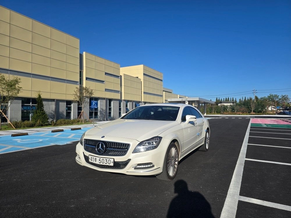 CLS 클래스 W218 CLS350 (306마력)블루이피션시 매물 썸네일