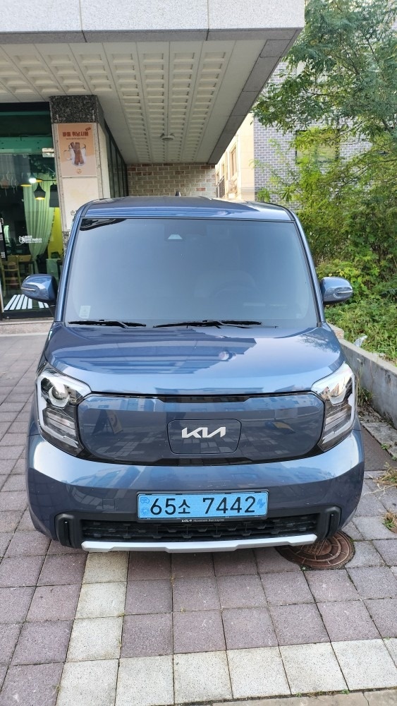 더 뉴 레이 PE2 TAM BEV(35.2 kWh) FWD 에어(205km) 매물 썸네일