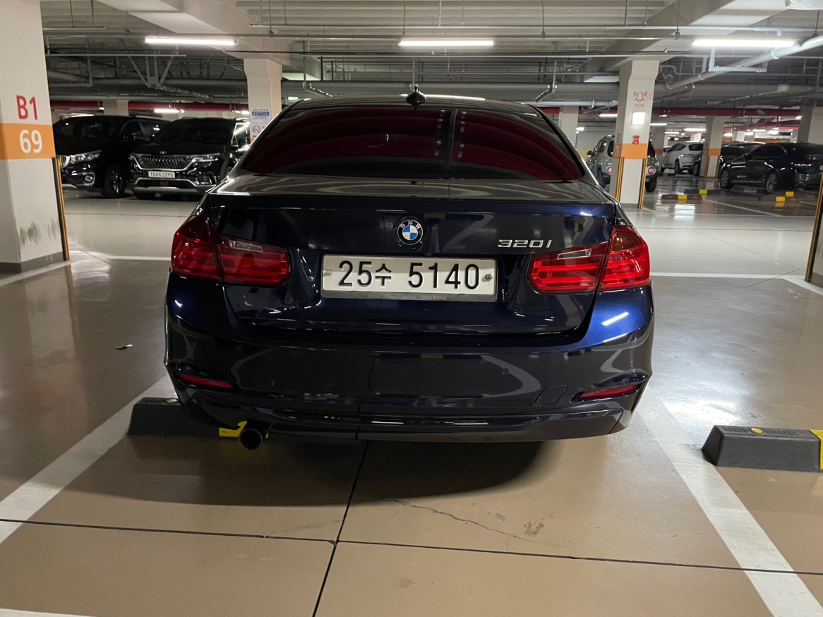 13년식 BMW 320i 스포츠 입니 중고차 직거래 (2)