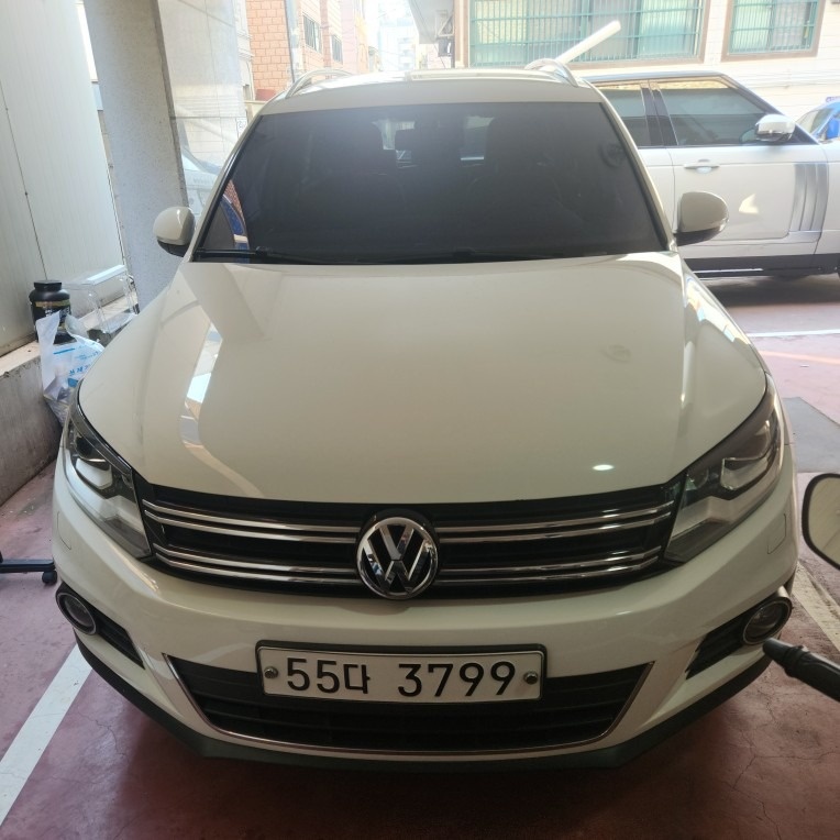 뉴 티구안 5N 2.0 TDI 블루모션 (140마력) 매물 썸네일