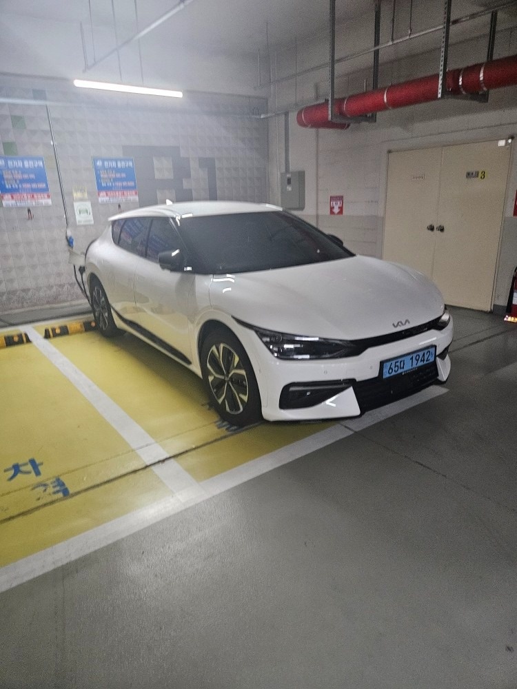 EV6 CV BEV(롱레인지/77.4kWh) AWD GT-Line(403km) 매물 썸네일