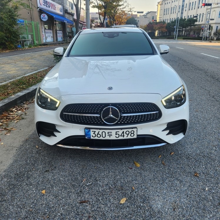 E 클래스 W213 E220 d 4Matic 후기형 (194마력) 매물 썸네일