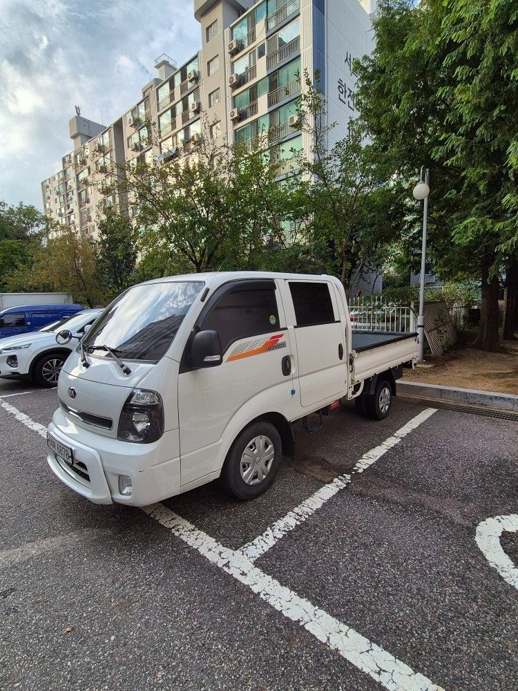 개인자가용으로 사용하여서
비교적 깨끗 중고차 직거래 (4)