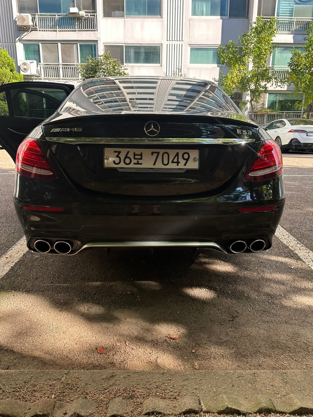 W213 전기형 E300 아방가르드  중고차 직거래 (3)