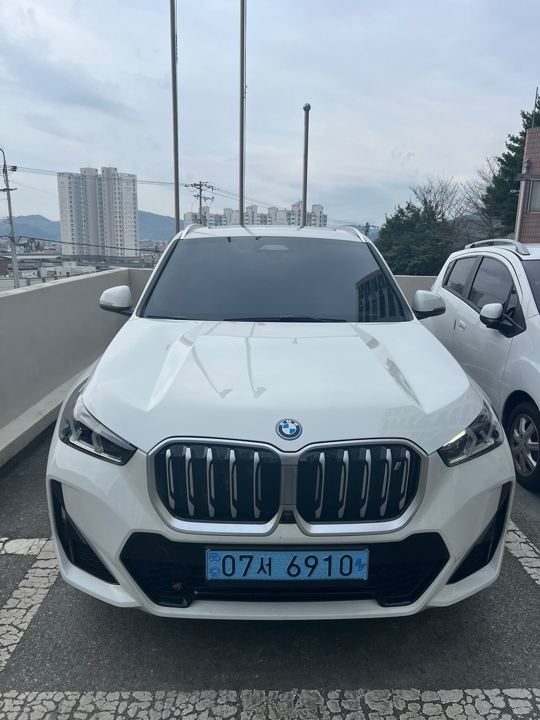 iX1 U11 30(64.7kWh) xDrive (313마력)M 스포츠 매물 썸네일