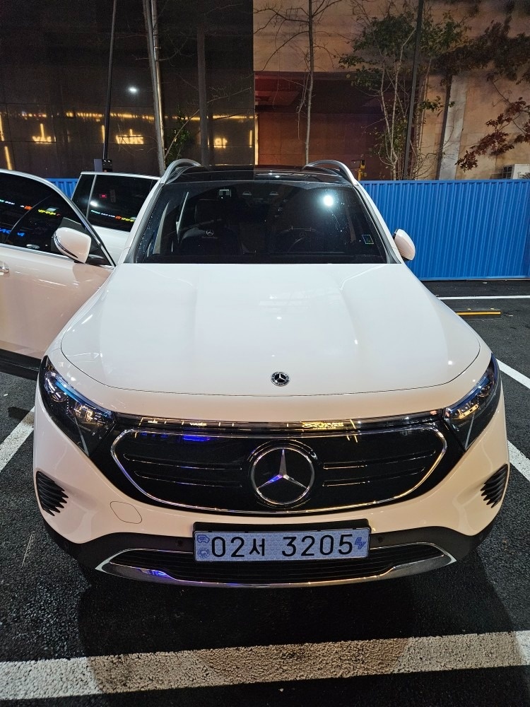 EQB 클래스 X247 EQB300 4Matic 전기형 (313km)일렉트릭 아트 매물 썸네일