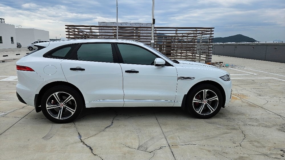 차량: f-pace 3.0 s awd 중고차 직거래 (2)