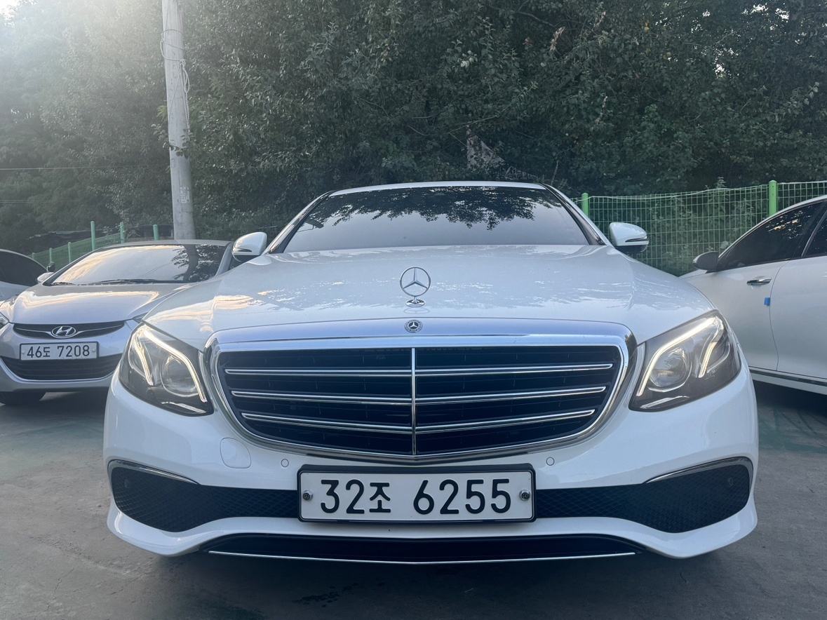 E 클래스 W213 E220 d 4Matic 전기형 (194마력)익스클루시브 매물 썸네일