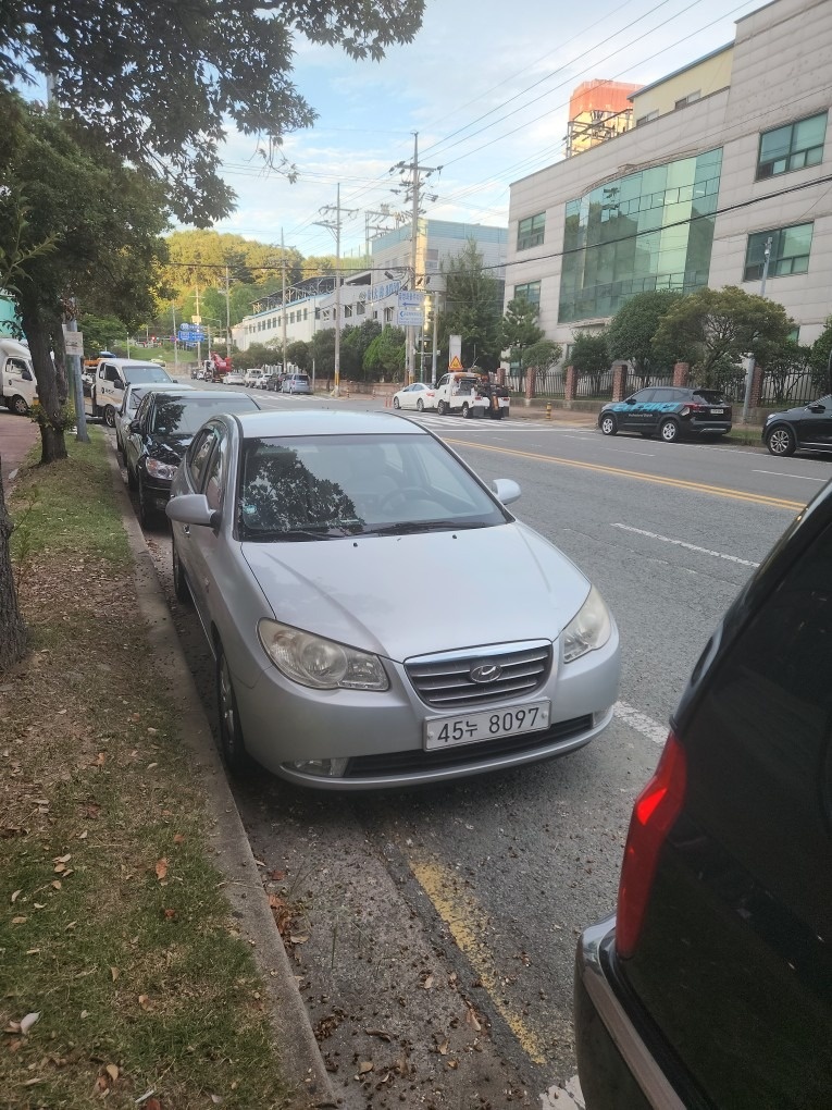 오른쪽 백미러 고장입니다
다른 이상 