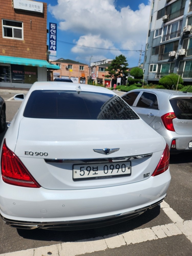 차람상태 아주양호하며 희색으로 깔끔하 중고차 직거래 (2)