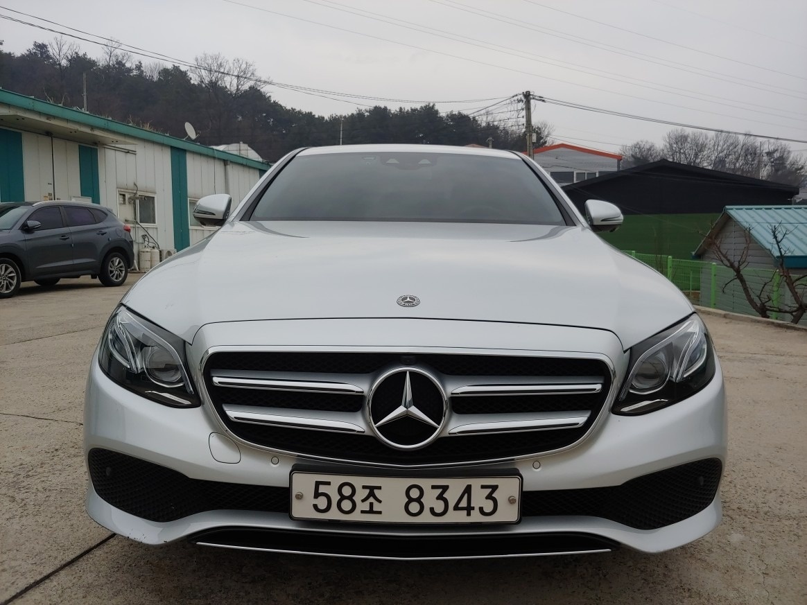 벤츠 E300 4matic 팝니다.
