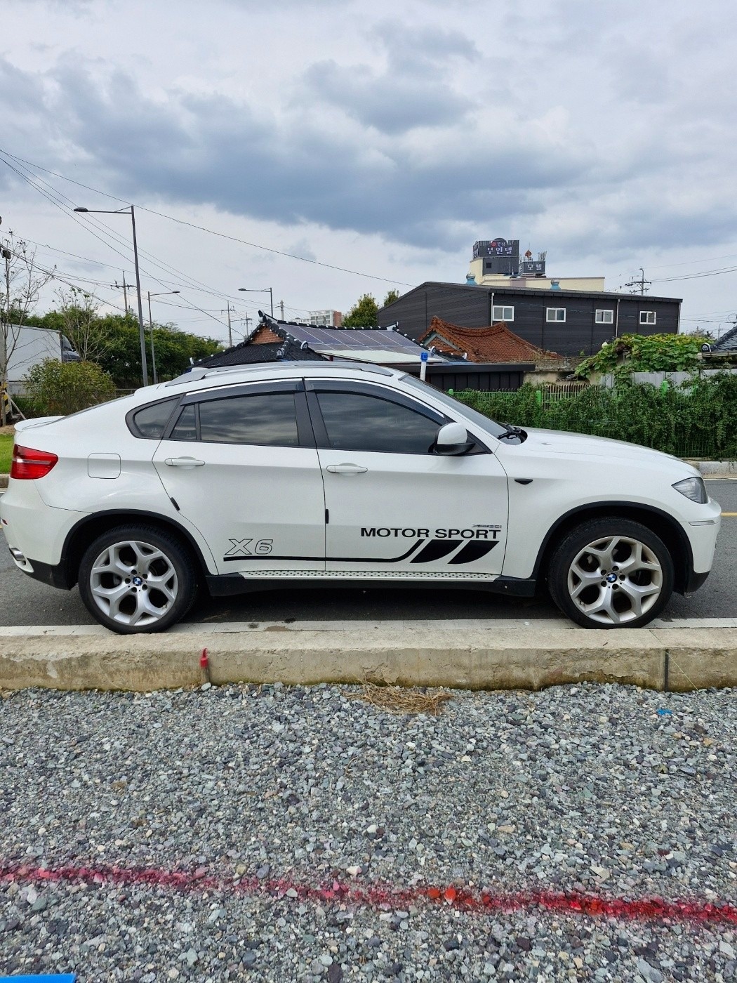 X6 E71 35 i xDrive 후기형 (304마력) 매물 썸네일