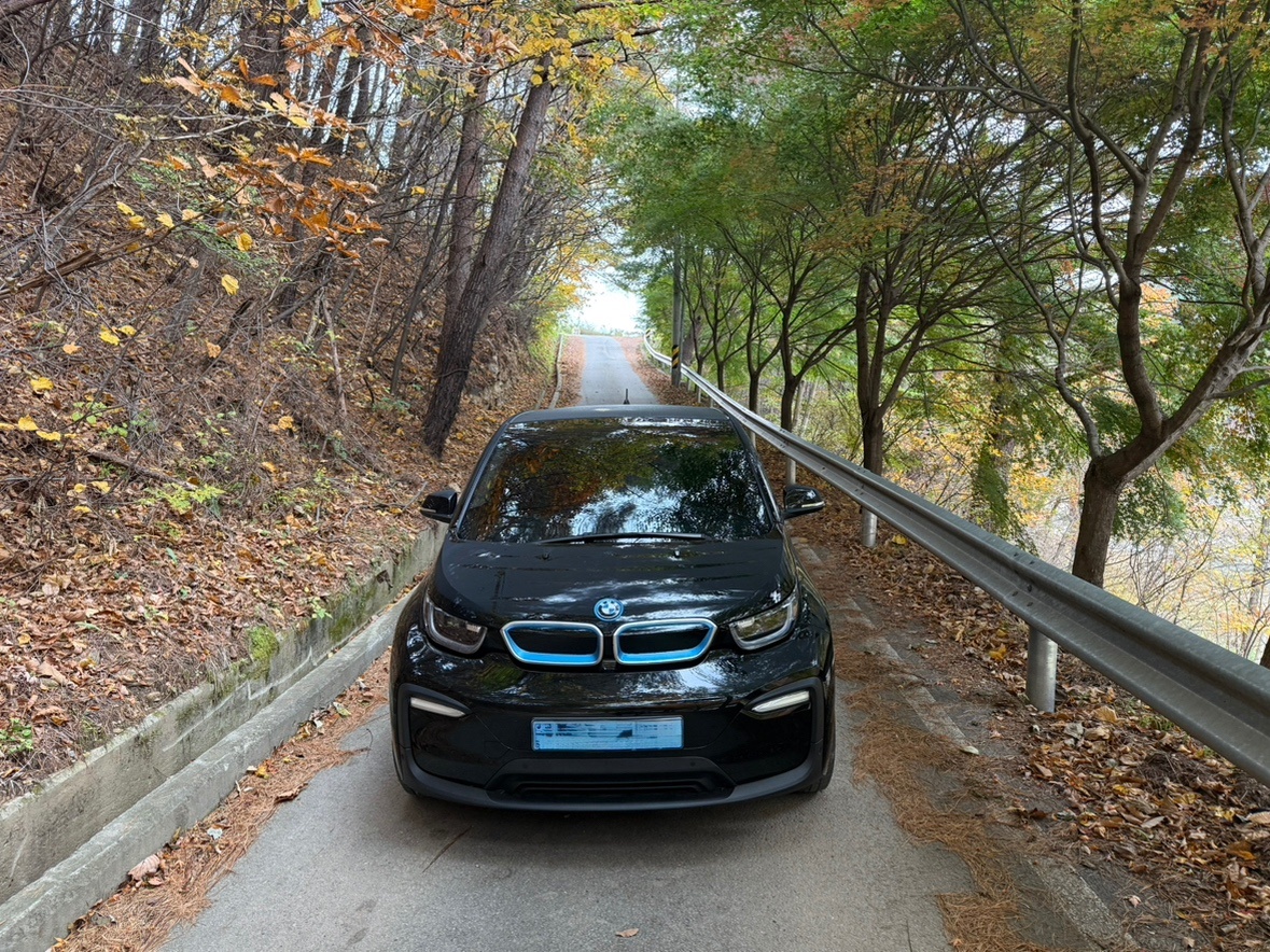 뉴 i3 IO1 BEV(37.9kWh) FWD 룩스 매물 썸네일