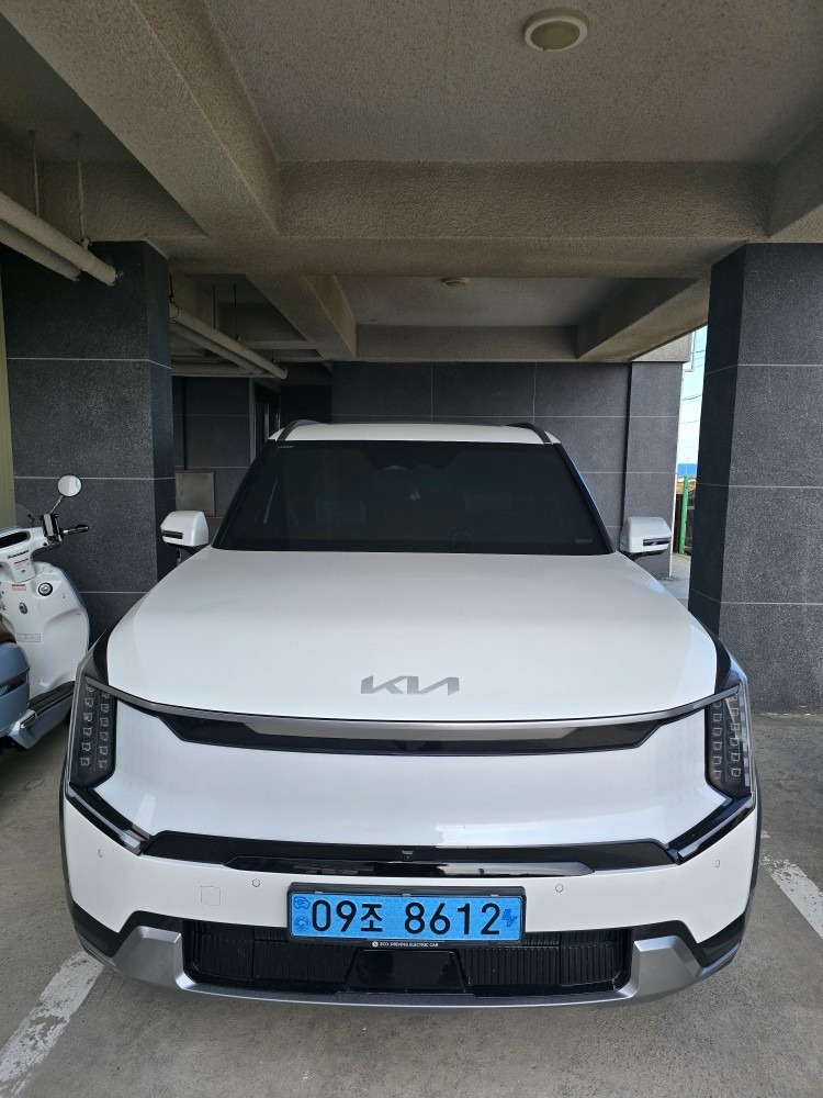 EV9 MV1 BEV(99.8kWh) RWD 어스(6인승) 매물 썸네일