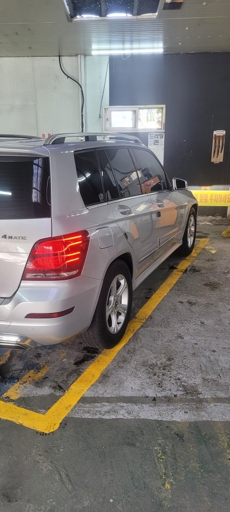 GLK 클래스 X204 GLK220 CDI 4Matic 후기형 (170마력)프리미엄 매물 썸네일