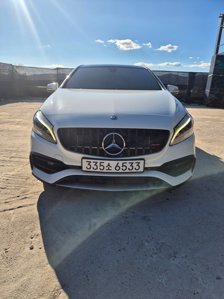 A 클래스 W176 A45 amg 4Matic (388마력) 매물 썸네일