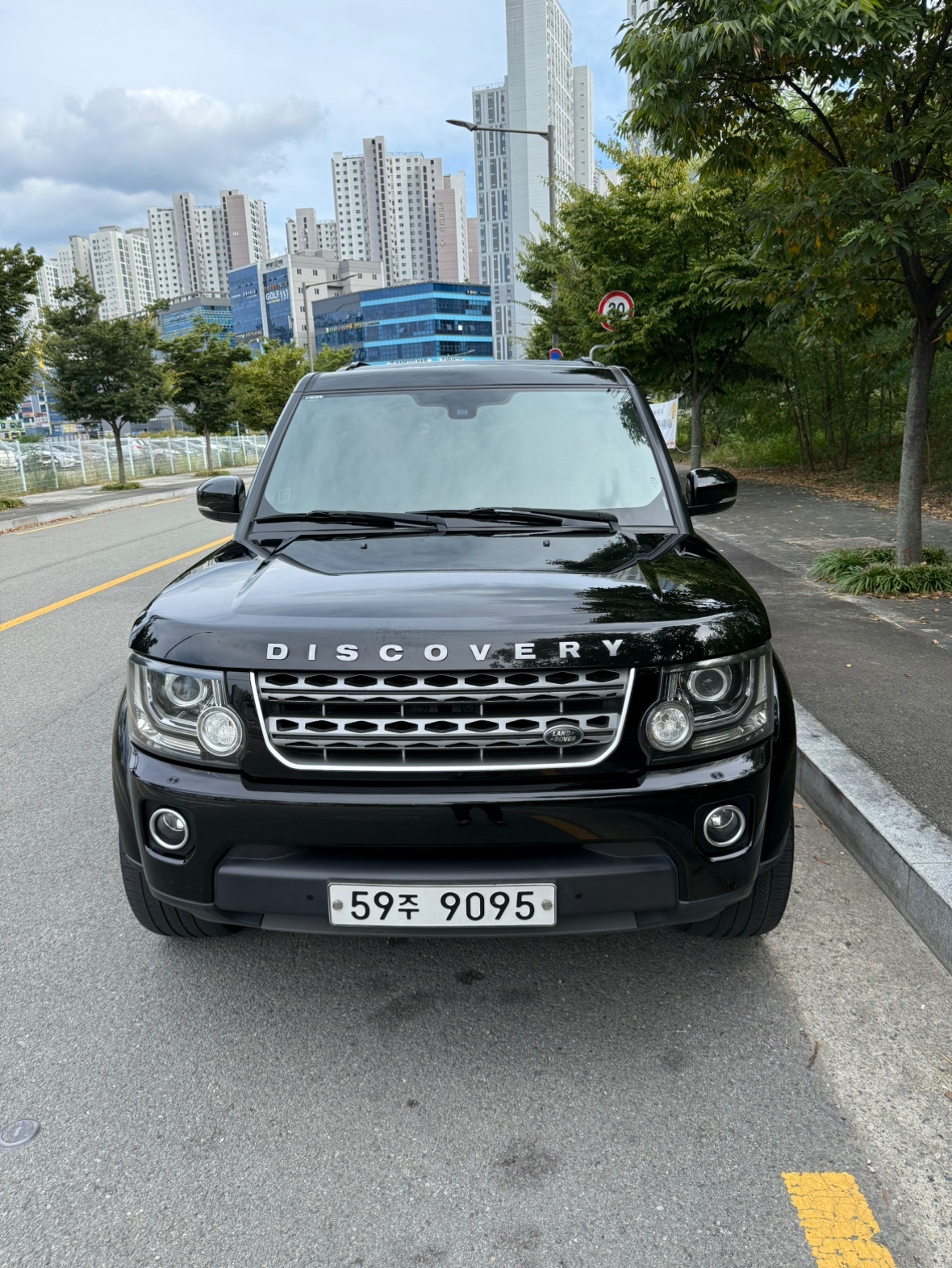 디스커버리 4 L319 3.0 TD V6 SE 매물 썸네일