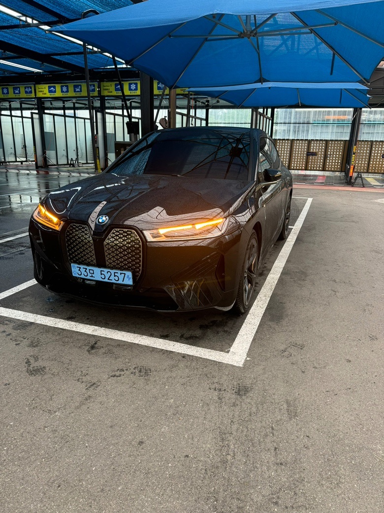 BMW iX M60 (삼성 배터리)
 중고차 직거래 (1)