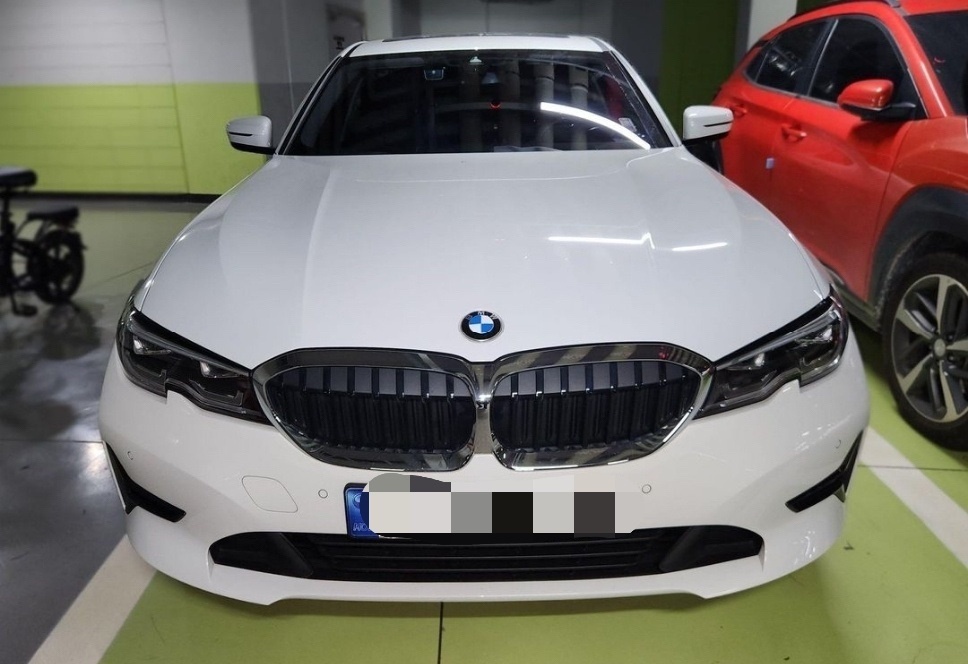 bmw 320i 입니다. 코너링 및 