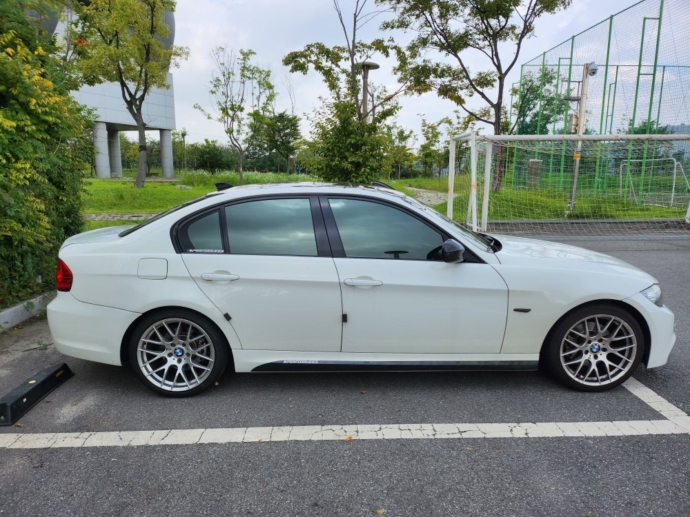 bmw e90 3시리즈 320d m스 중고차 직거래 (4)