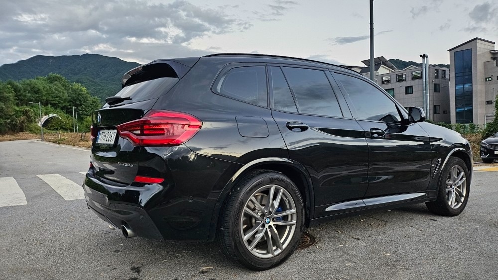 BMW X3 30e  xDrive 
 중고차 직거래 (5)