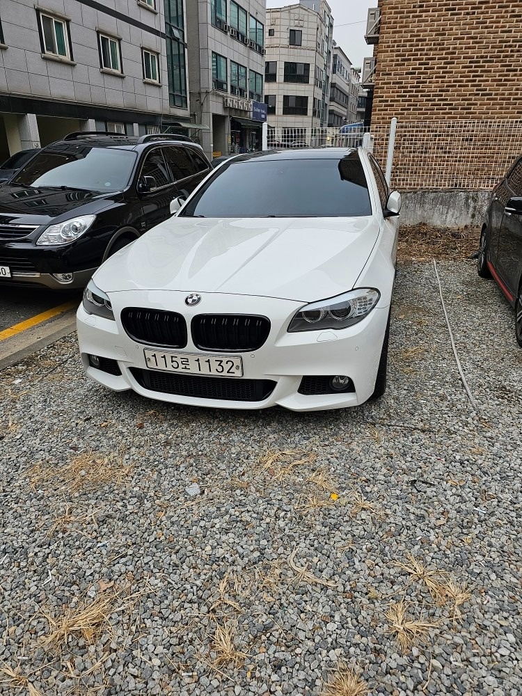 5시리즈 F10 528 i xDrive (245마력) 매물 썸네일