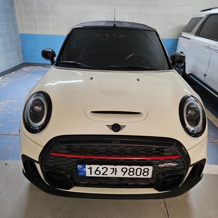 쿠퍼 뉴 S 컨버터블 Ⅲ F57 2DR 2.0 s JCW 매물 썸네일