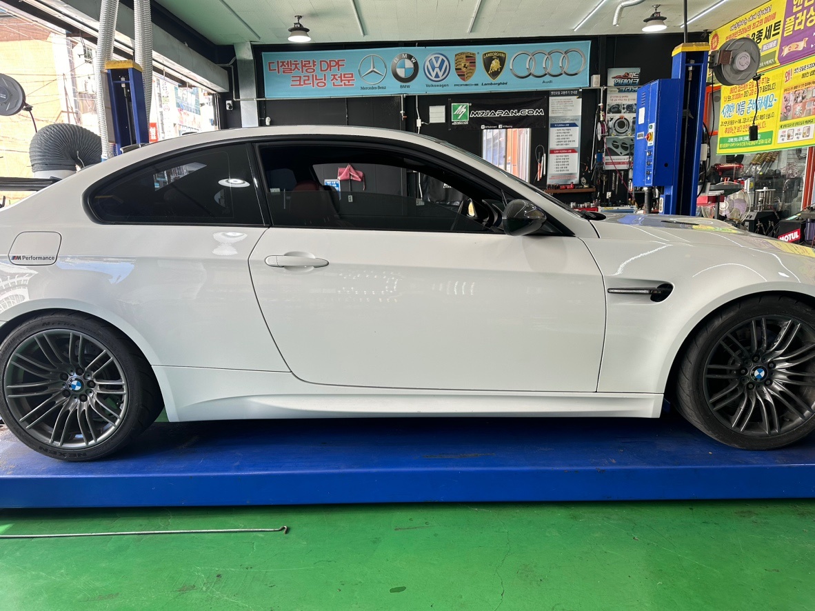 e92 4.0 자연흡기차량  e92  중고차 직거래 (5)