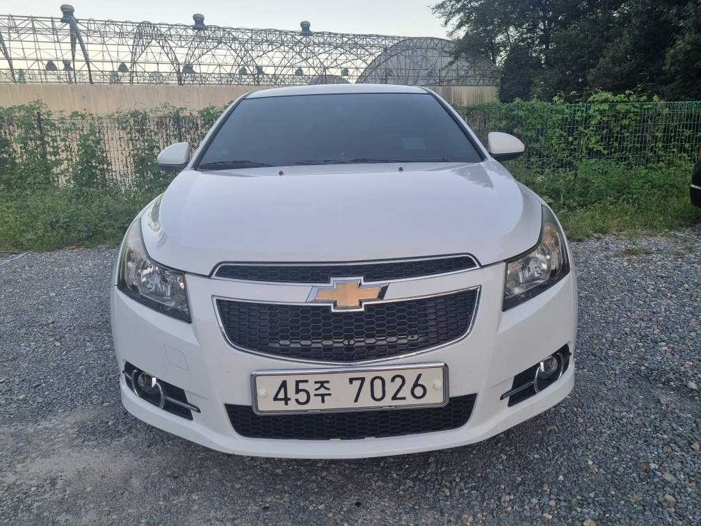 크루즈 J300 4DR 1.6 DOHC FWD LT 매물 썸네일