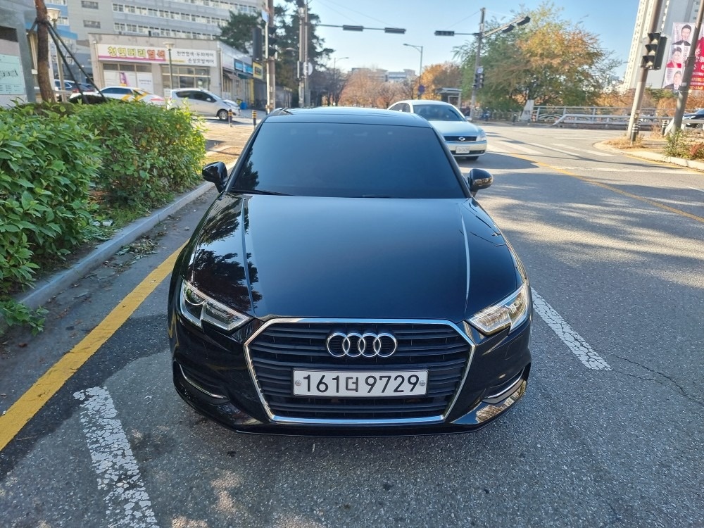 A3 8V 40 TFSI (186마력)세단 매물 썸네일