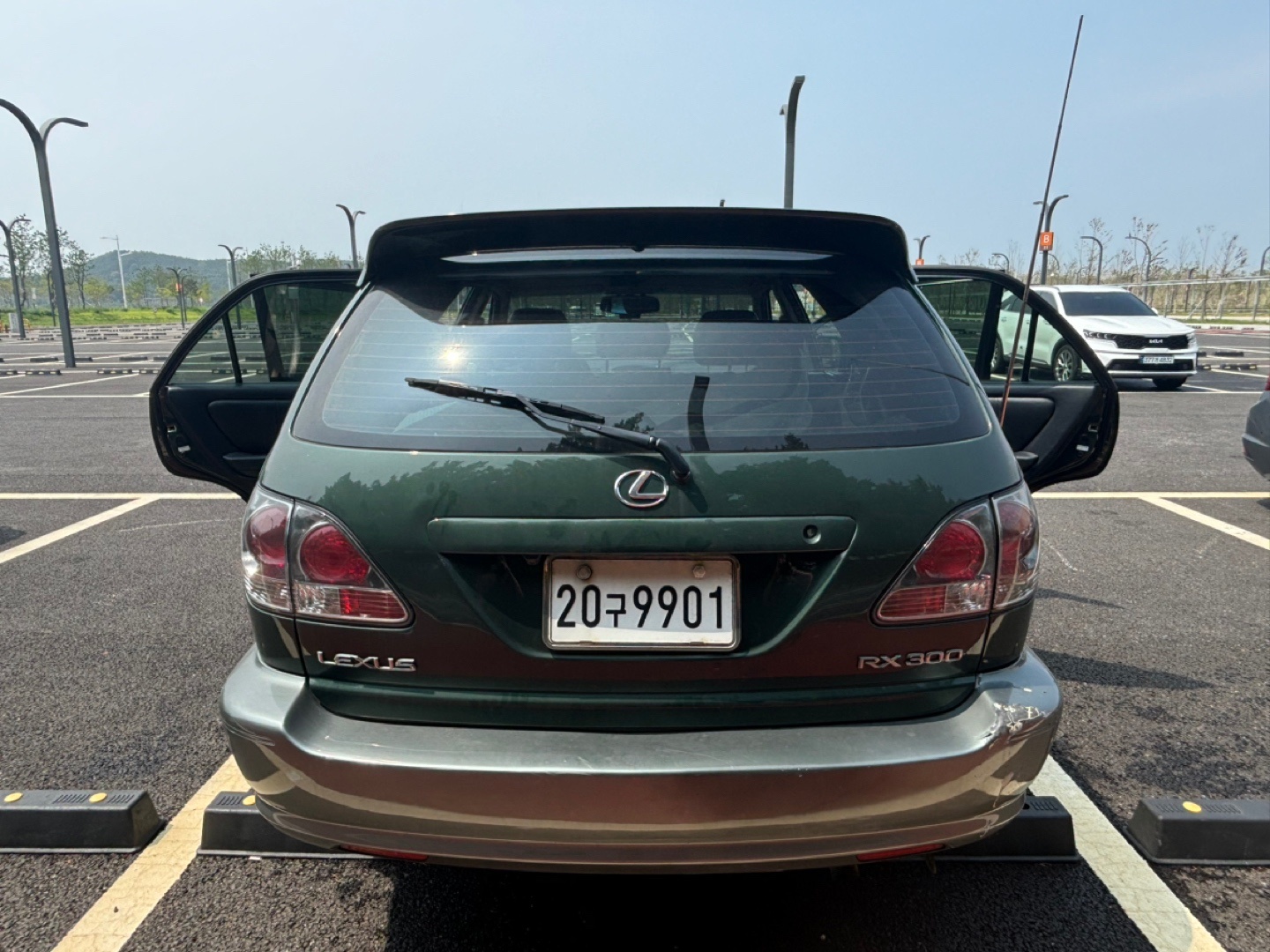 - 모델명 : Lexus RX300  중고차 직거래 (4)