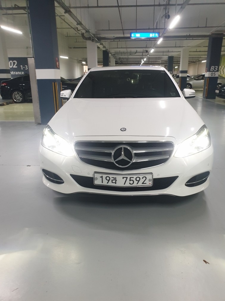 E 클래스 W212 E220 CDI 후기형 (170마력)아방가르드 매물 썸네일