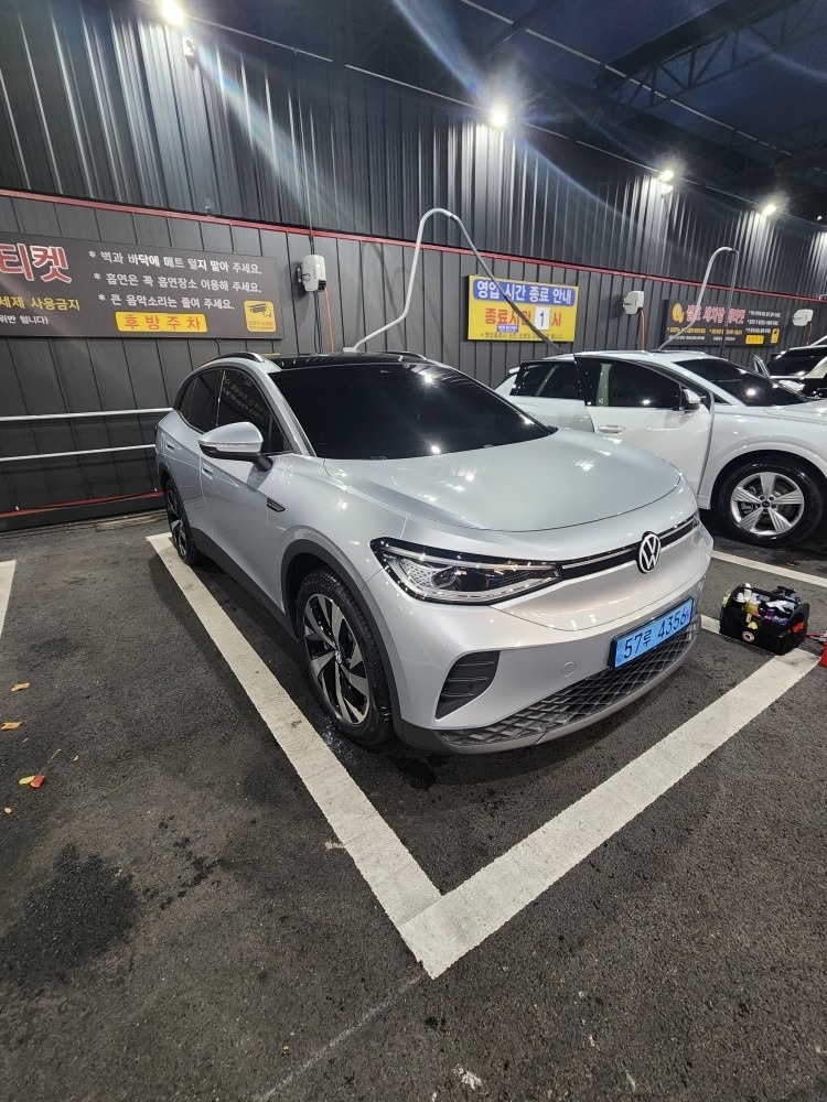 ID.4 BEV(82kWh) RWD Pro (405km) 매물 썸네일