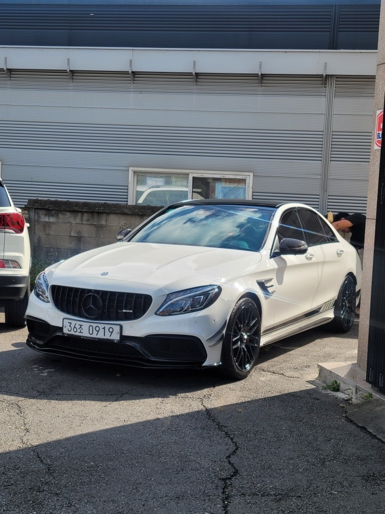 C 클래스 W205 C63 S amg (476마력) 매물 썸네일