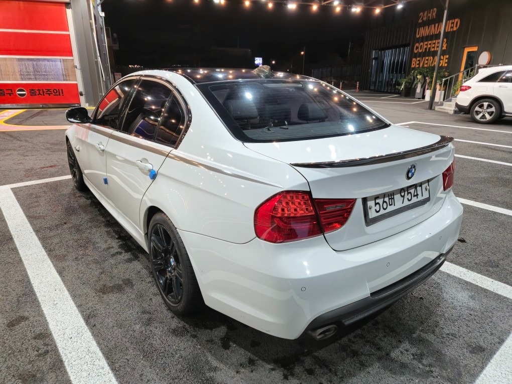 E90 320d m팩 화이트 차량
키 중고차 직거래 (6)