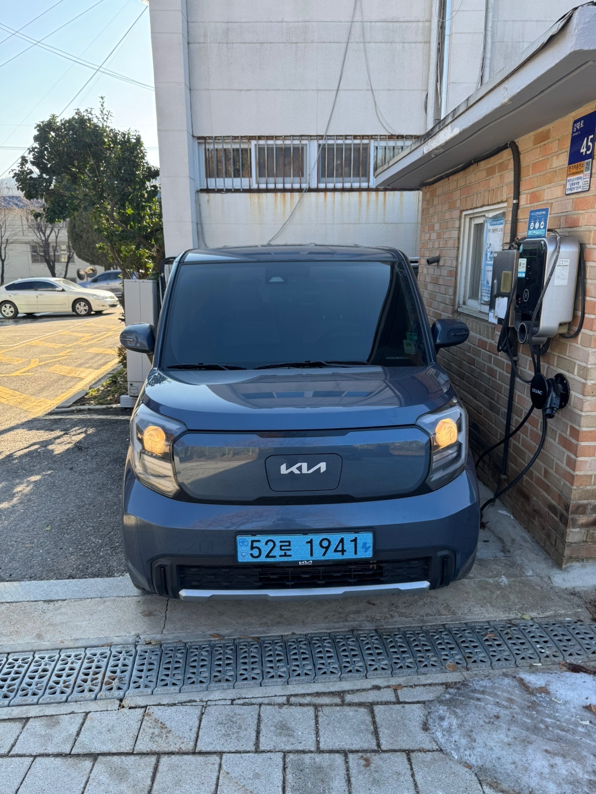 더 뉴 레이 PE2 TAM BEV(35.2 kWh) FWD 에어(205km) 매물 썸네일