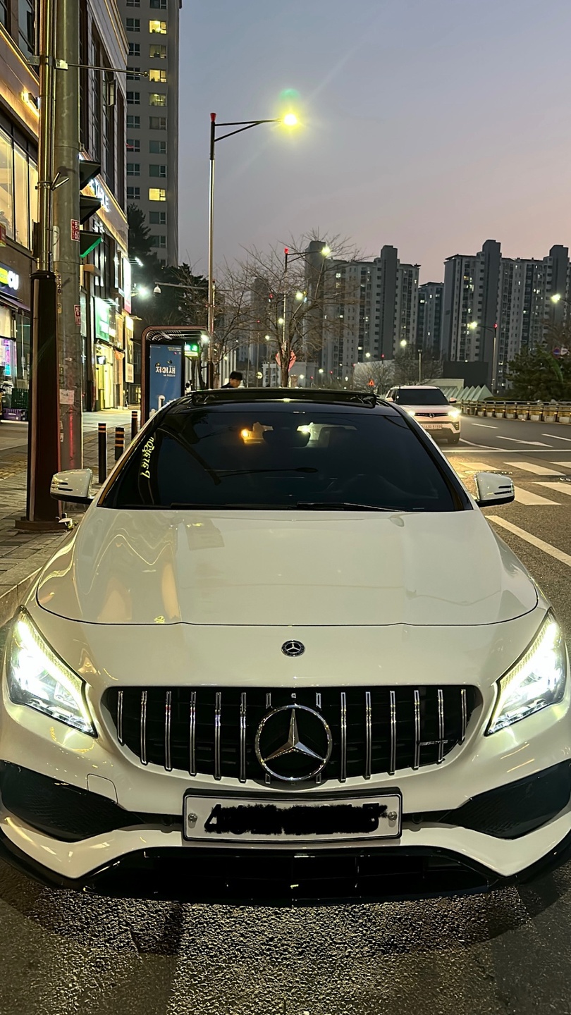 벤츠 18년식 CLA 220 AMG  중고차 직거래 (2)