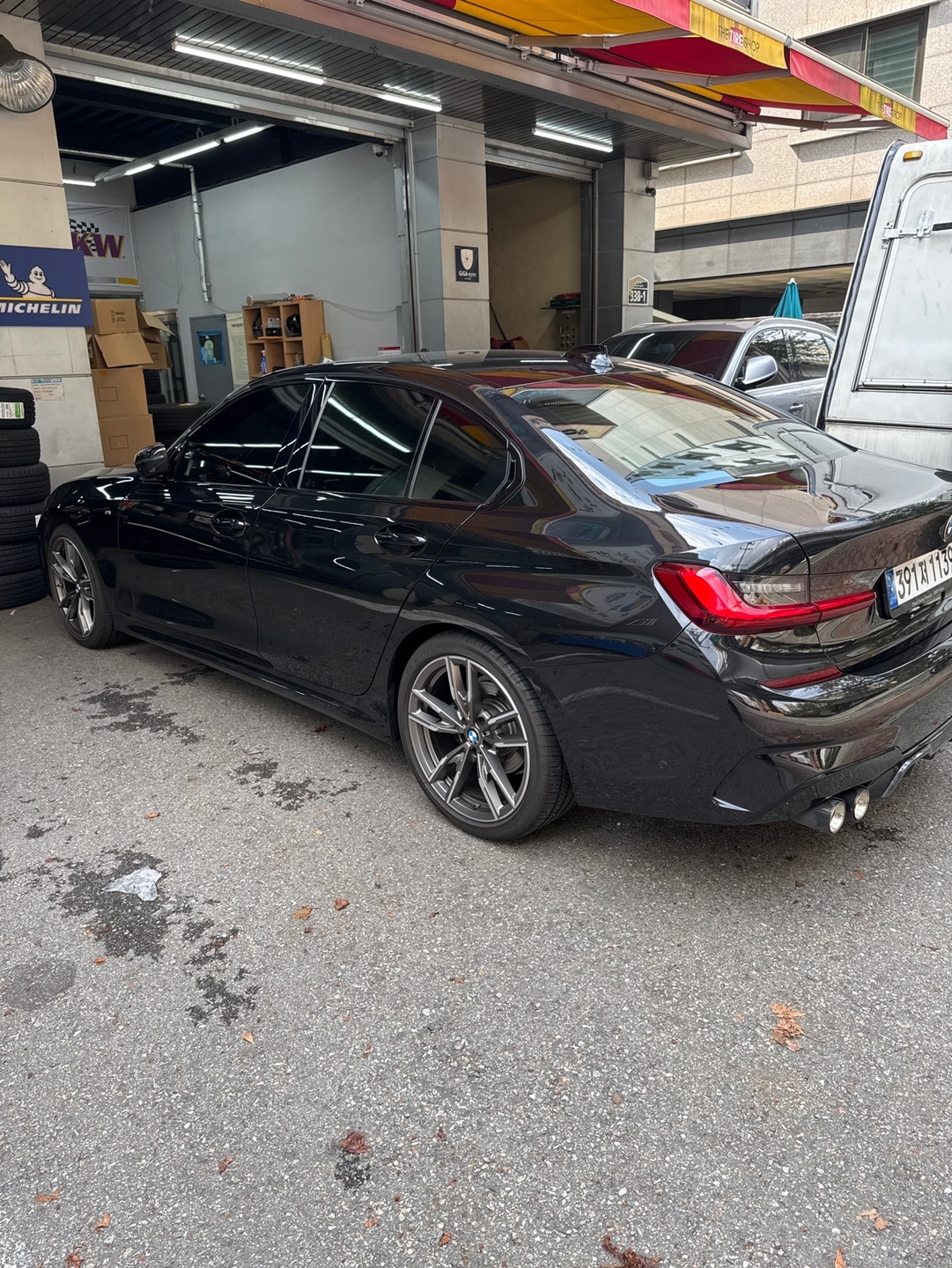 m340i 정품 휠 바꿨습니다.

듀 중고차 직거래 (3)